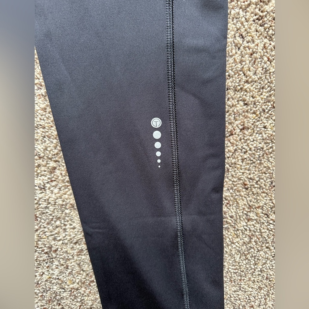 T by Talbots Black High Waist Leggings with Hip Pockets and Back Zipper - Picture 4 of 9